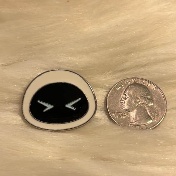 Disney Wall-E “Eve Tsum Tsum” 2018 Trading Pin - Picture 2 of 3